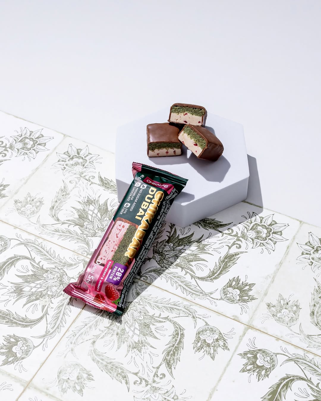 Батончик Chikabar Dubai - Малина, фисташка, катаифи 45г